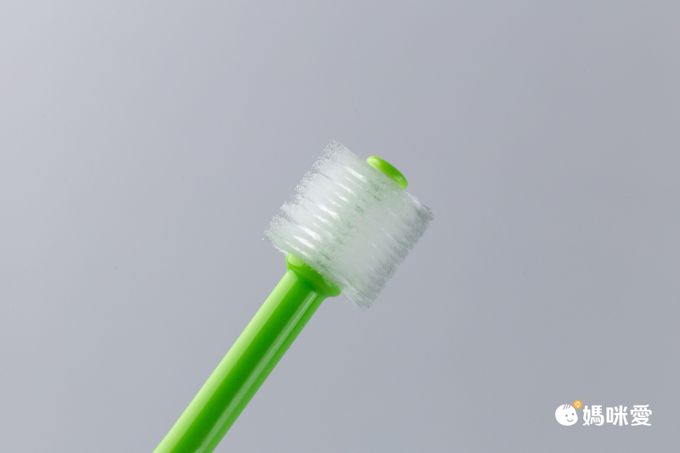 日本西松屋 - 日本製 360度兒童牙刷-綠-0-3歲使用