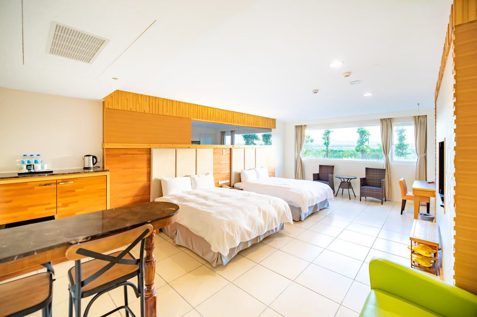 戀戀星辰湖畔莊園星光館 - 平日入住-花園家庭四人房含四客早餐住宿券-優惠效期至 2024/02/28