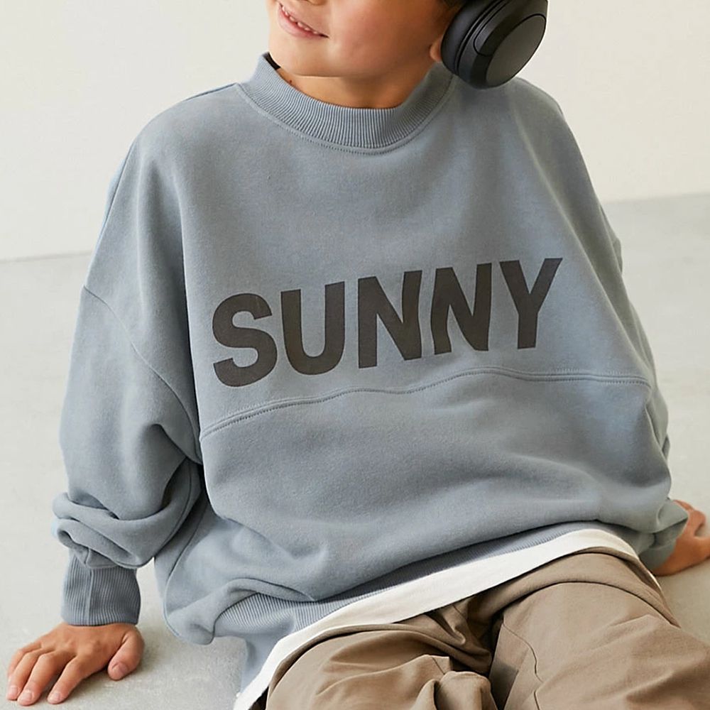 英文LOGO寬鬆感落肩長袖大學T-淺灰藍