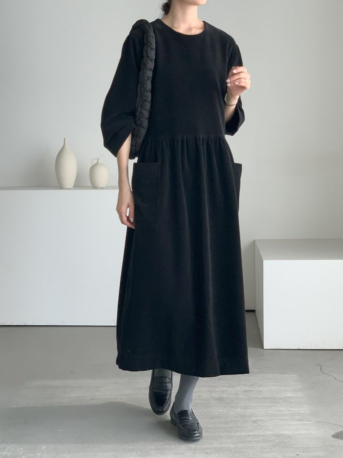 韓國女裝連線 - 極簡大口袋燈芯絨連身洋裝-黑 (FREE)
