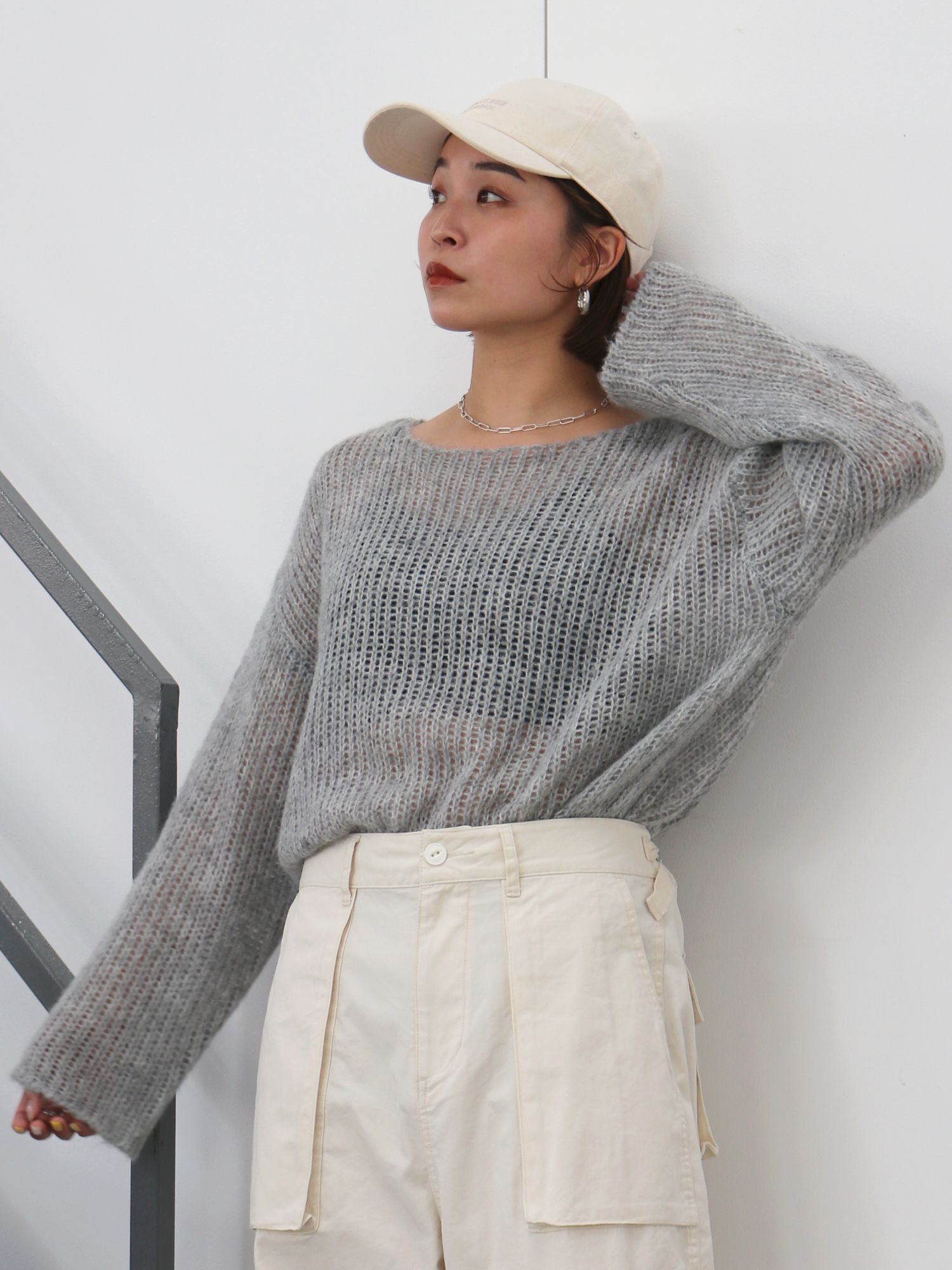 日本 Ungrid - 質感鉤針落肩針織上衣-淺灰 (F)