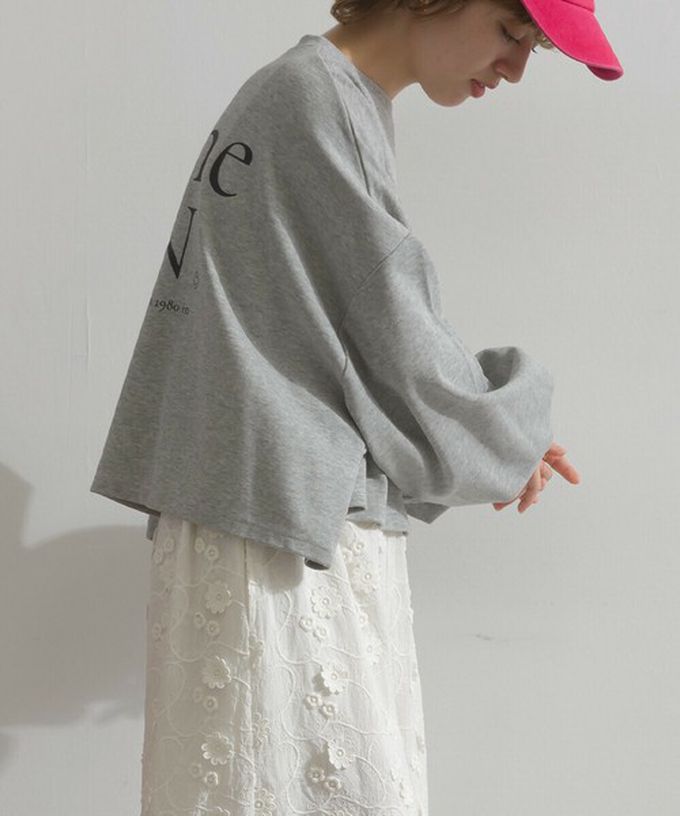 日本 Lupilien - 背後英文印花寬鬆休閒短版上衣-卡啡