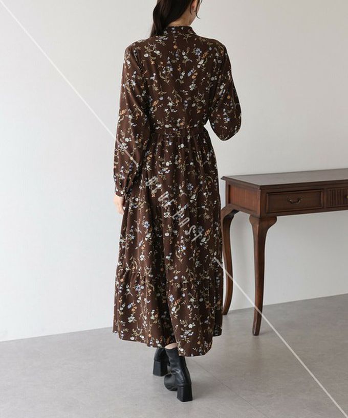 日本 BLUE EAST - [人氣款]簡約抽繩收腰長袖洋裝-古典花-卡其