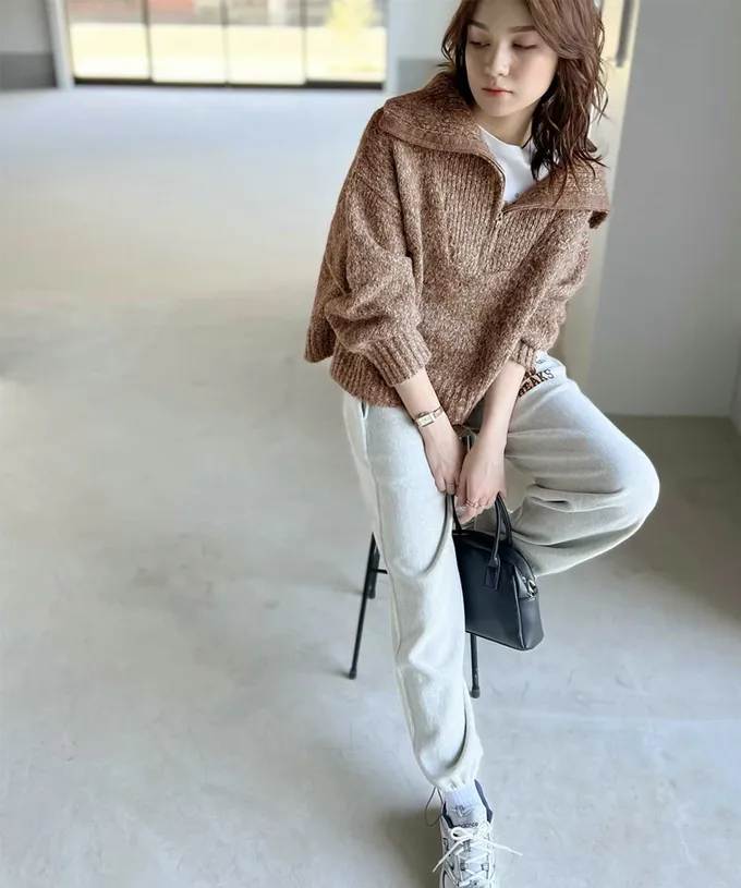 日本 Classical Elf - Java 半拉鏈率性寬鬆素面毛衣-米杏