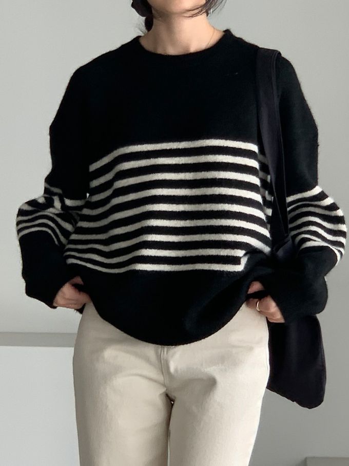韓國女裝連線 - 條紋點綴寬鬆版型針織上衣-黑 (FREE)