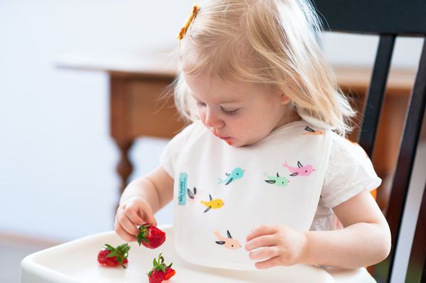 美國 tiny twinkle - feeding bibs 圍兜3入組-鯨魚/雲朵/獨角獸