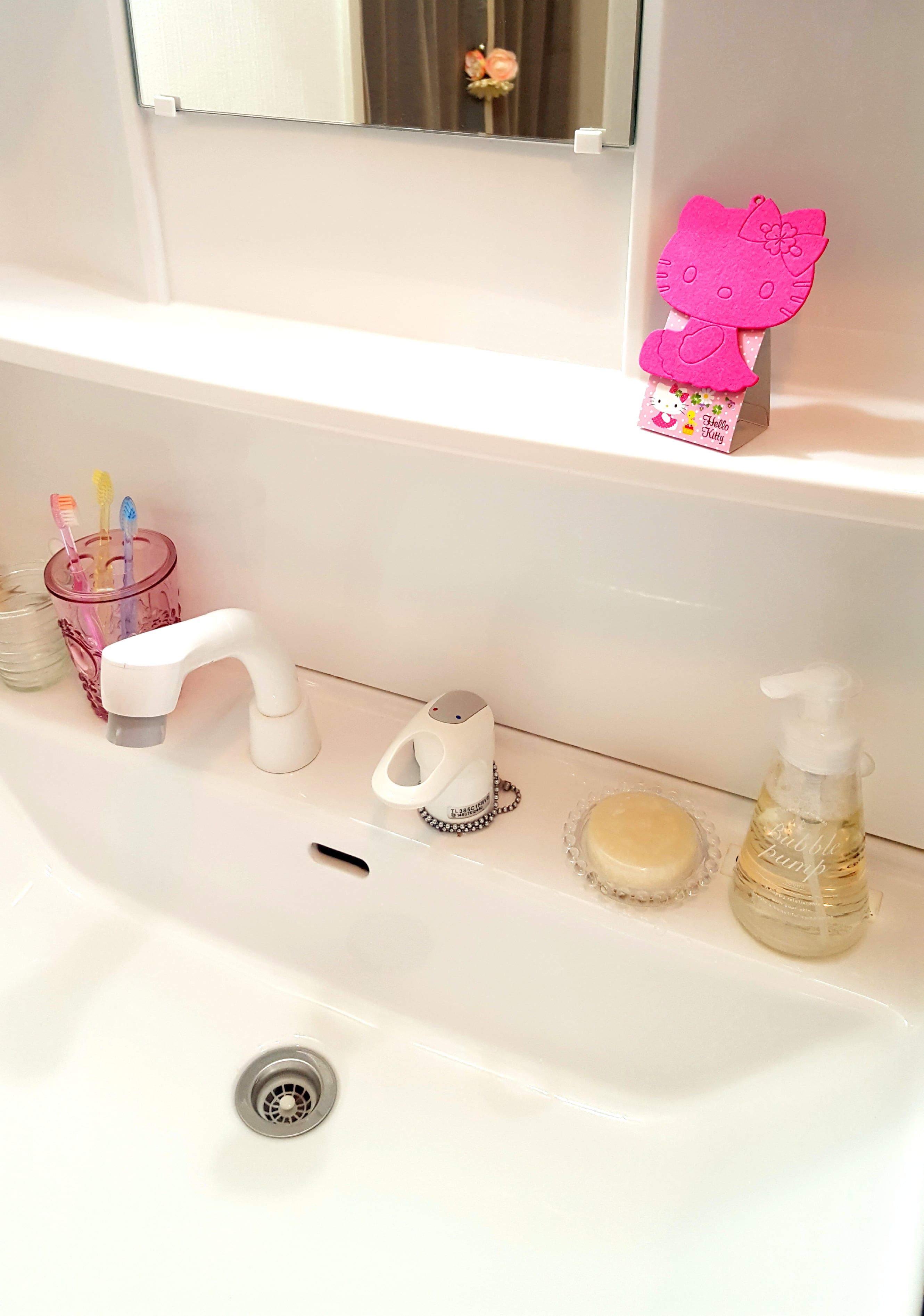 日本代購 - 日本製 神奇小鳥防霉/抗菌/除臭香氛掛片4件組-居家通用款-HelloKitty-2枚入