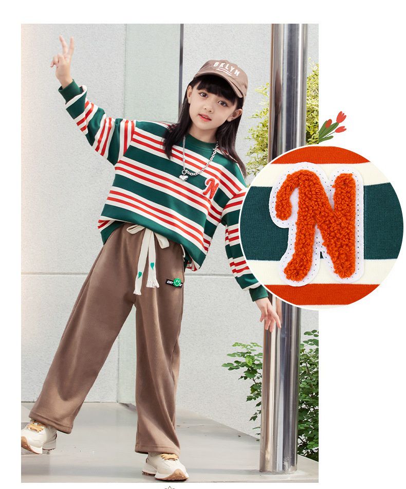 拼色條紋圓領長袖上衣-英文字母N-紅+米白+綠