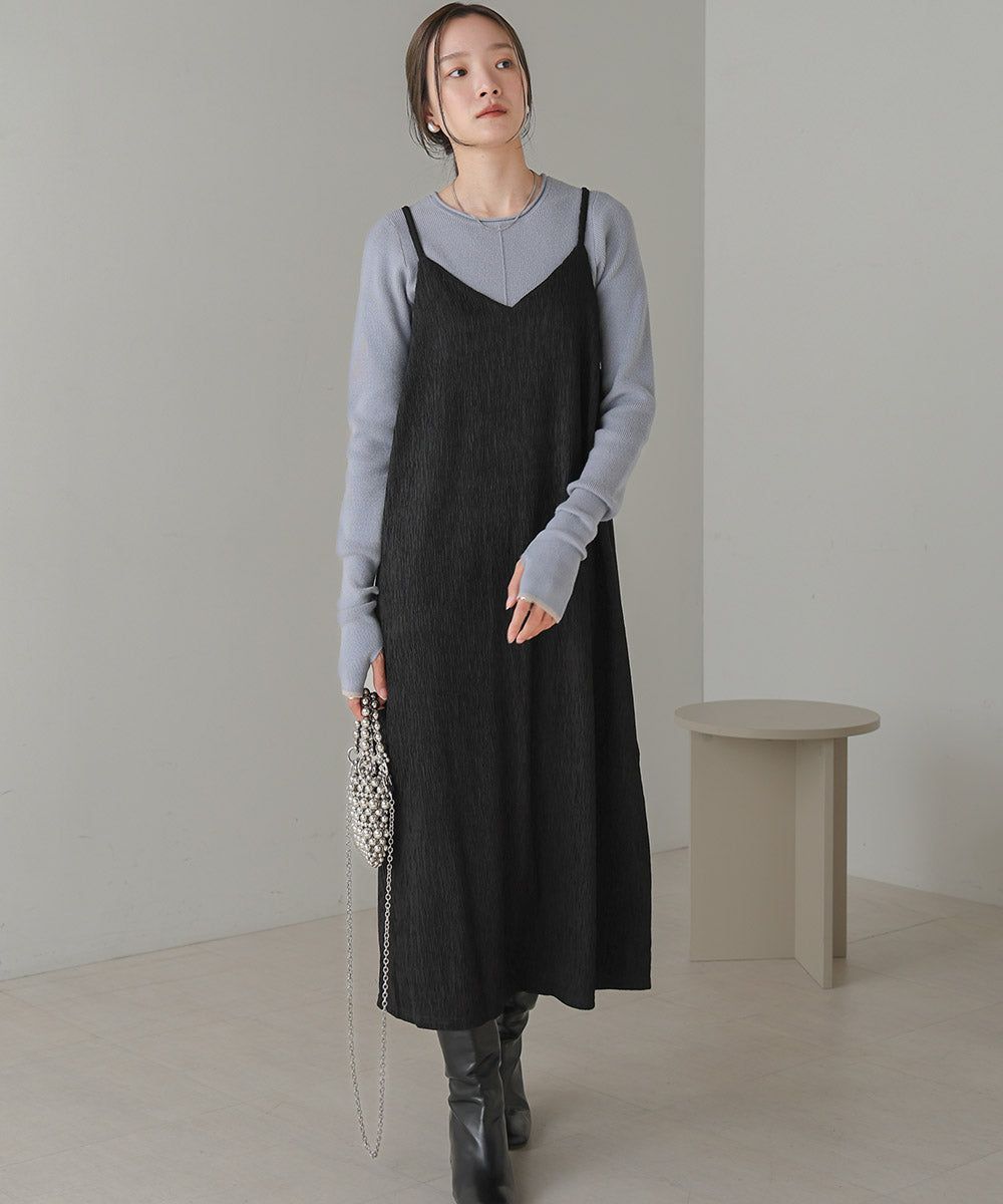 日本 Bab - 光澤感立體紋路吊帶洋裝-黑 (M)