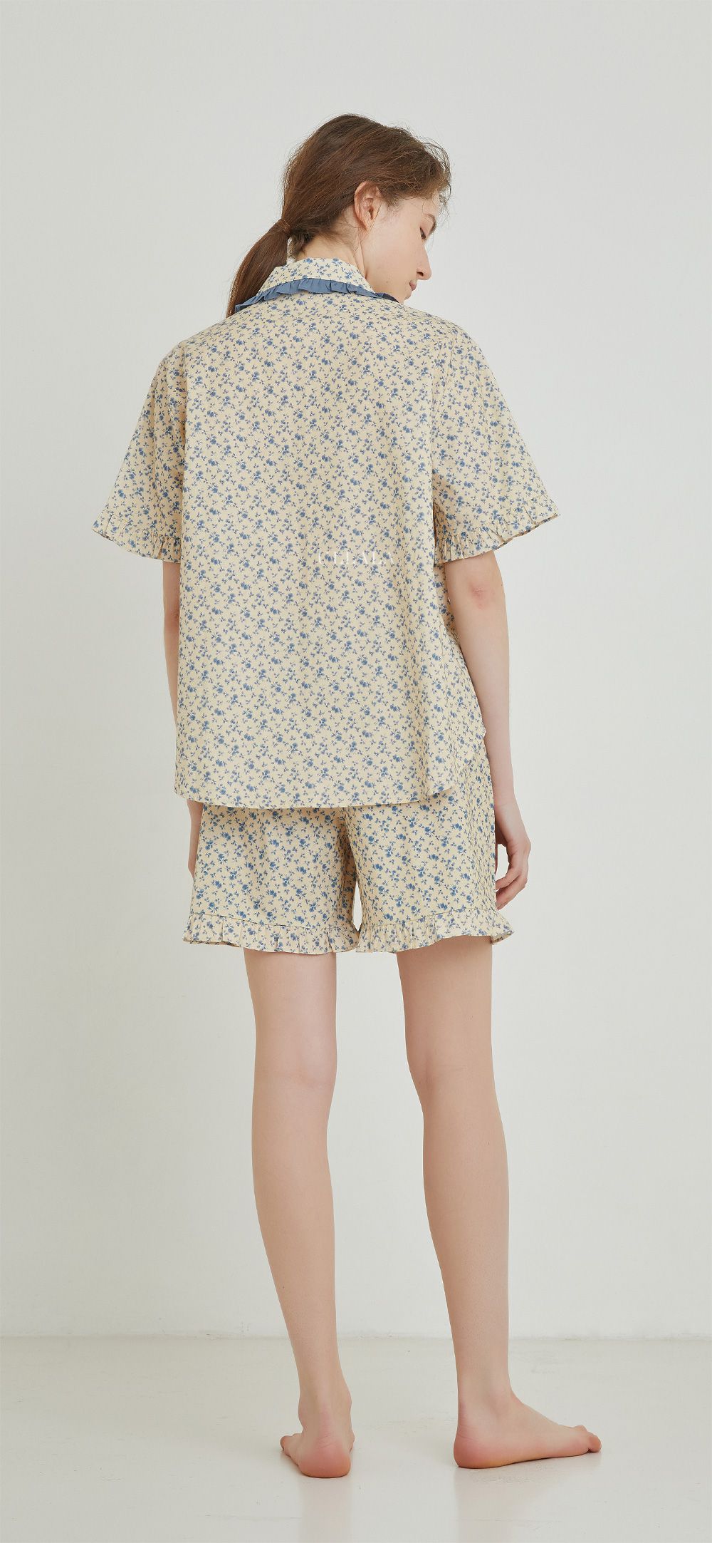 韓國 ULLALA - 玫瑰印花短袖睡衣(兩件式)-藍玫瑰 (FREE)