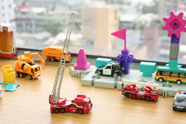 樂彩森林 - 迷你合金車-雲梯車(40)-滑行