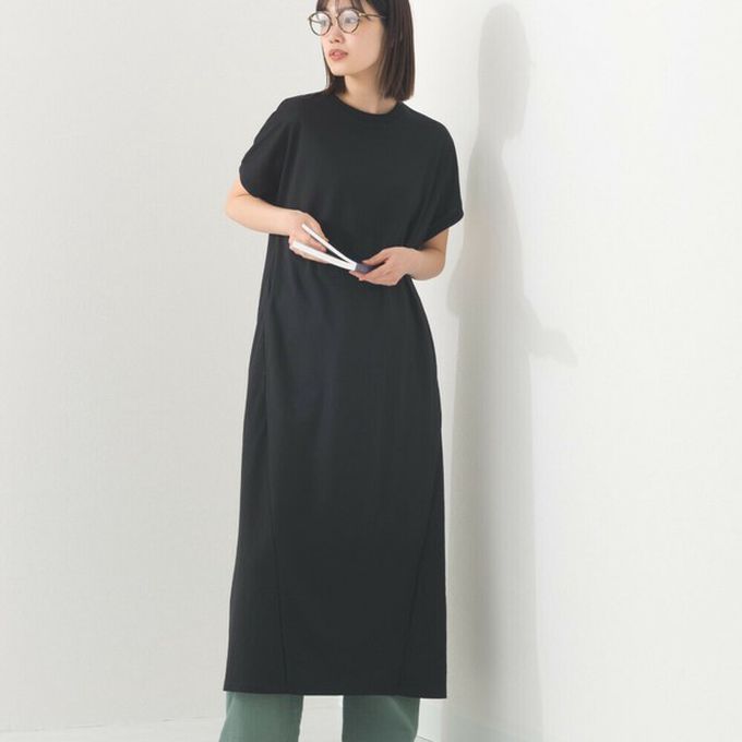 日本 OMNES - 接觸涼感 嫘縈圓領傘狀短袖洋裝-黑