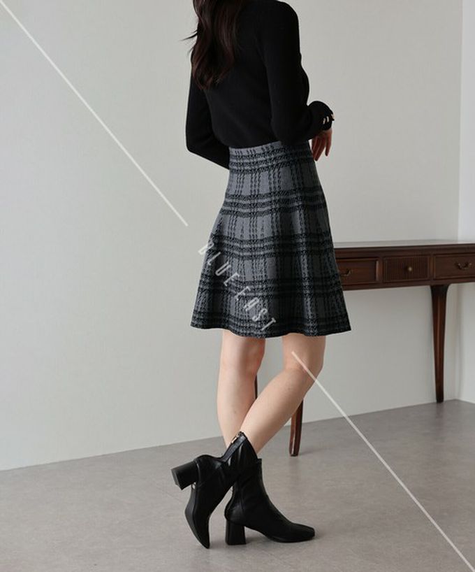 日本 BLUE EAST - 甜心格紋針織迷你短裙-深棕黑