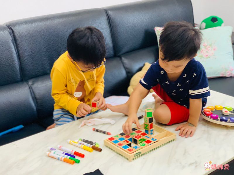 拼圖拿起來變印章【美國繪兒樂】幼兒印章塗鴉 ❤ 輕鬆完成蓋印畫！