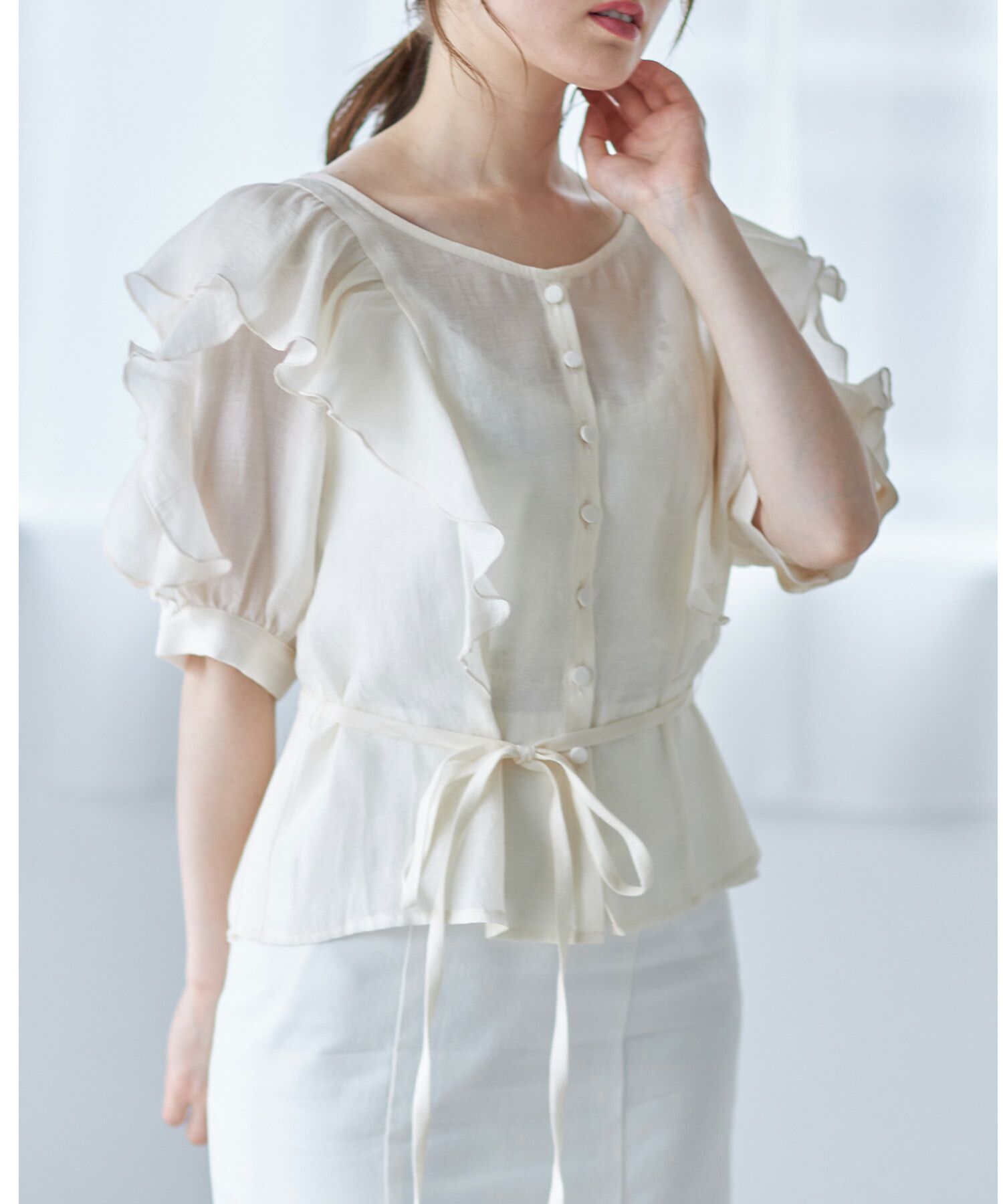 日本 tocco-closet - 優雅光澤感綁帶短袖上衣-星塵粉