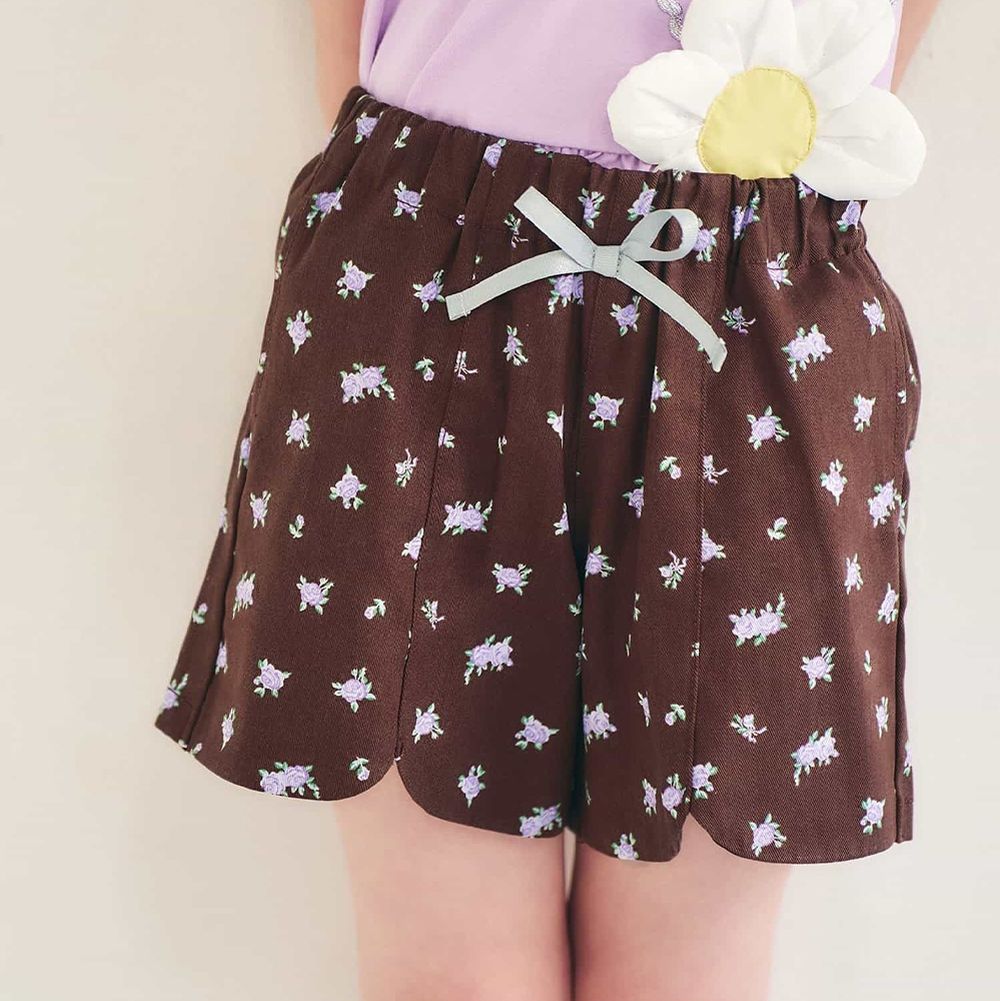 下擺扇形愛心口袋俏麗短褲-花束-咖啡