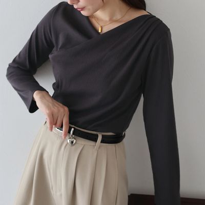 日本 BLUE EAST - 顯瘦V領垂墜感羅紋長袖上衣-深咖啡
