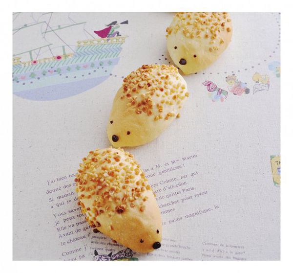 和平國際 - 鬆軟餡多！手撕方造型麵包-隨書附贈：22公分方形不沾烤模