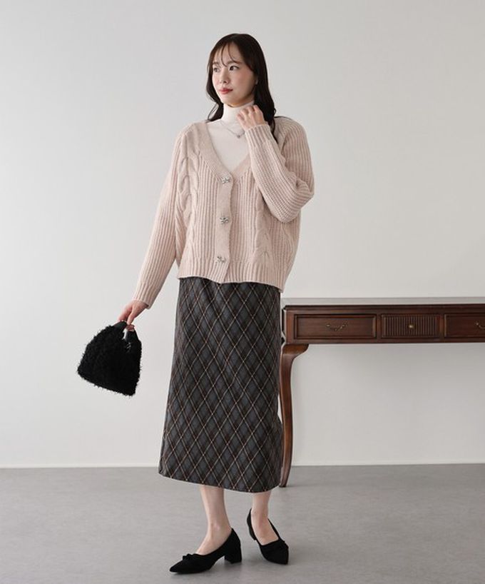 日本 BLUE EAST - 蝴蝶結寶石V領麻花粗編開襟衫-炭灰 (M)