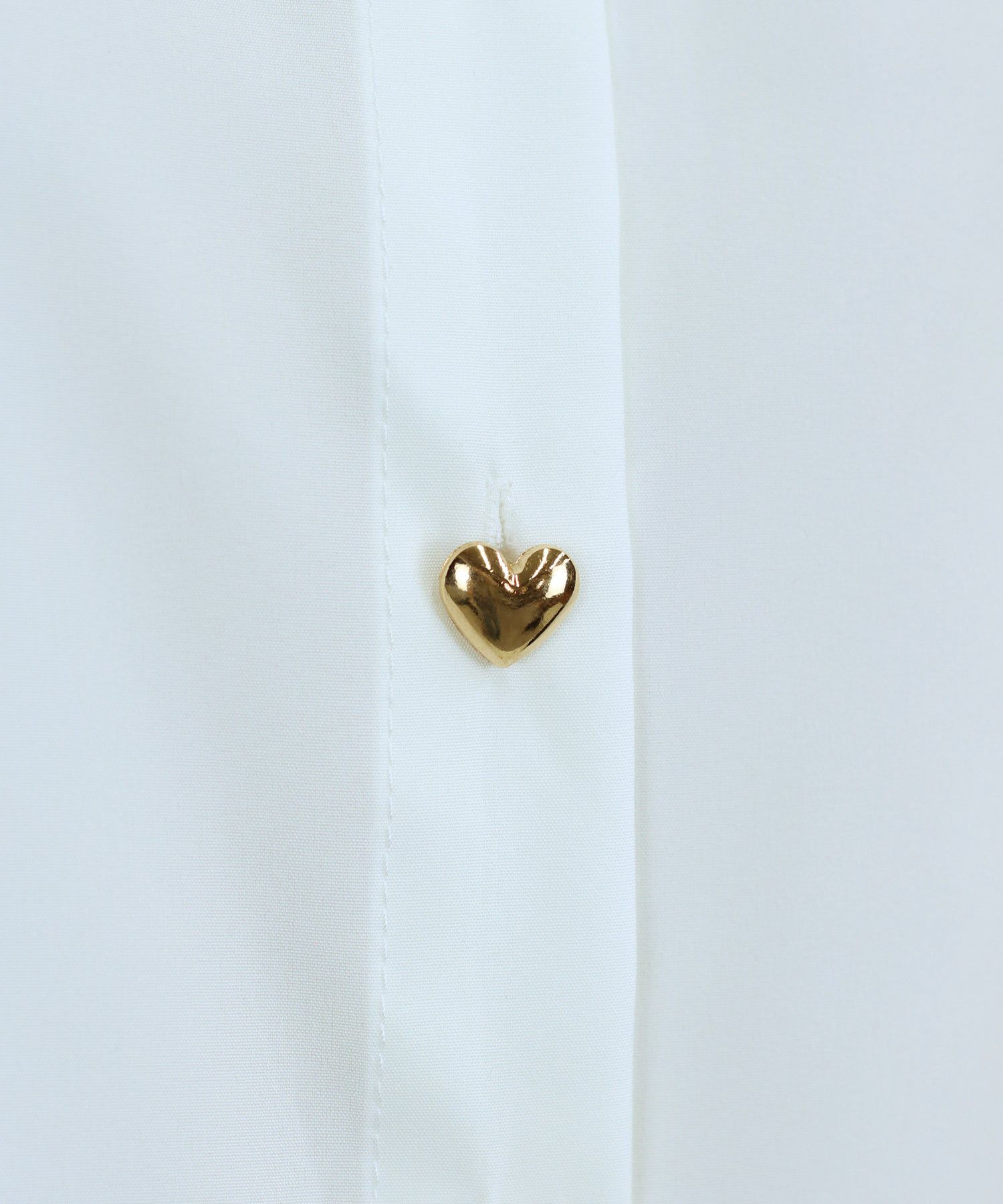 日本 BLUE EAST - 圓領金色愛心長袖襯衫-卡其