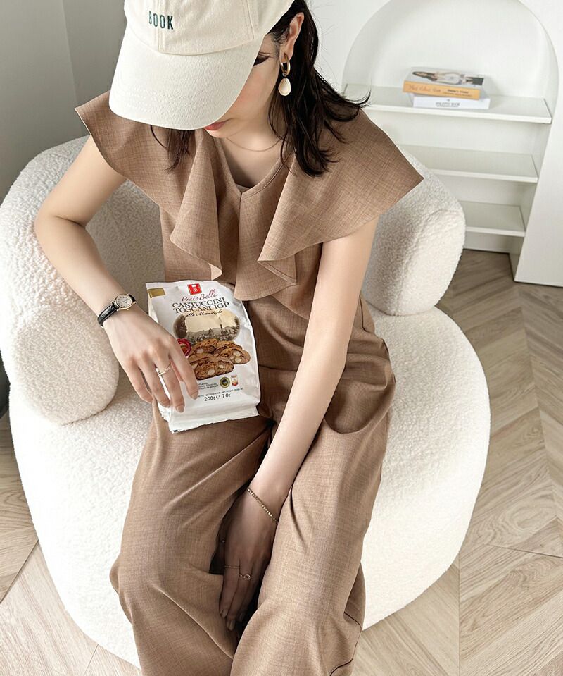 日本 Classical Elf - 浪漫荷葉V領無袖連身褲-摩卡