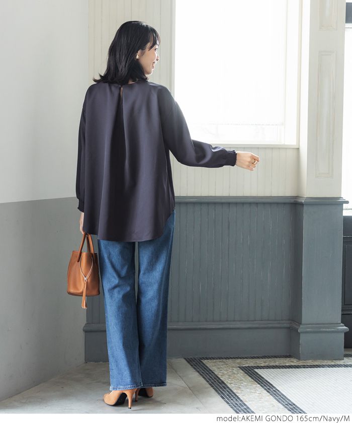 日本 COCA - 氣質修身前短後長抓皺袖口長袖上衣-深藍