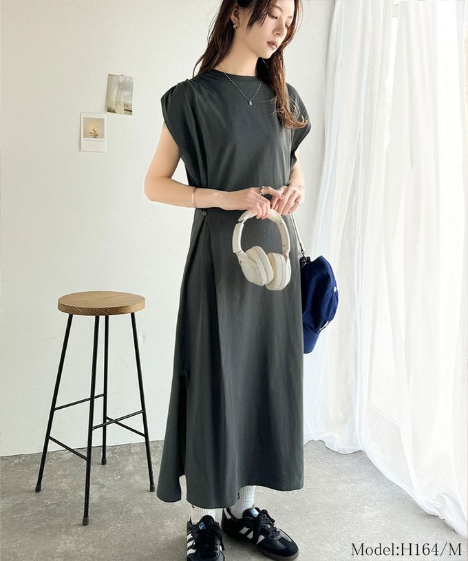 日本 Classical Elf - 顯瘦摺線設計感短袖開叉洋裝-淺灰