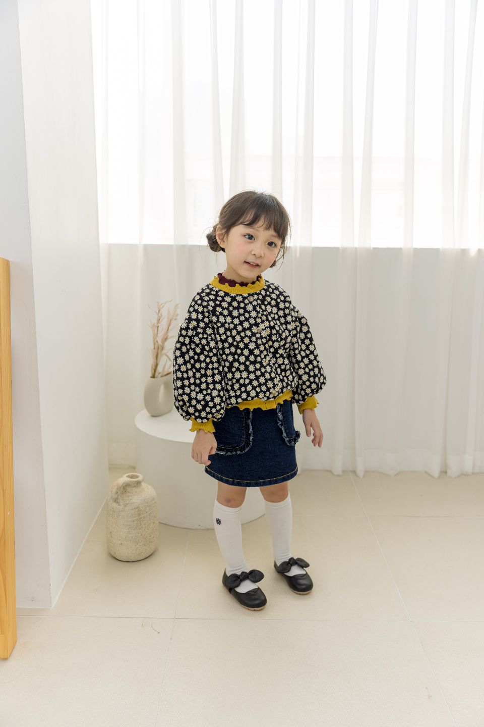 韓國 Orange Mom - 小雛菊泡泡袖針織外套-黑