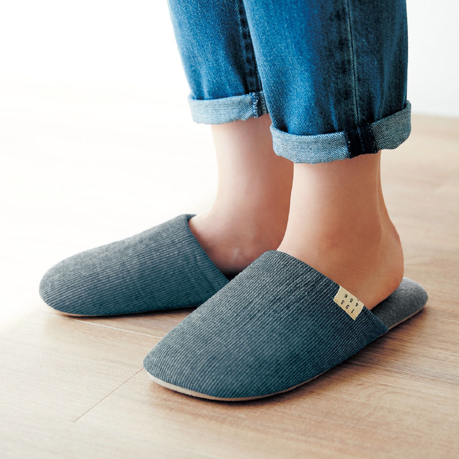 日本千趣會 - 無印風 天然素材可機洗室內拖鞋-黑色條紋