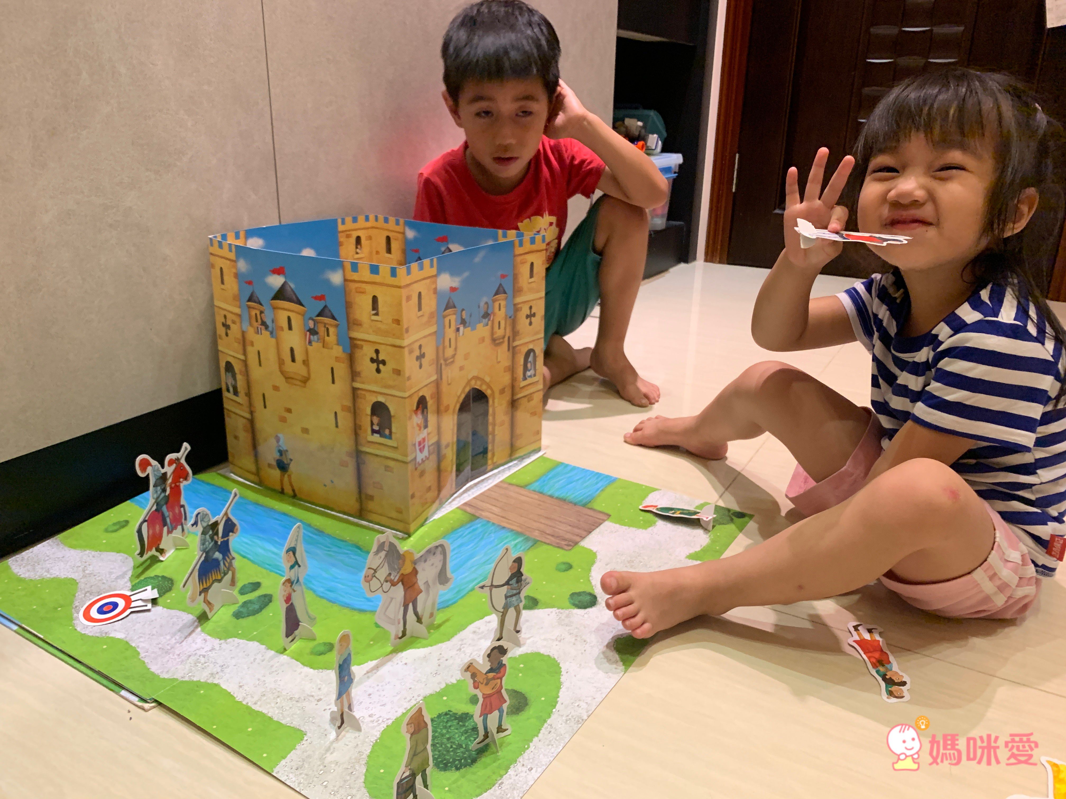 大型家家酒立體書！農場＆城堡主題～10種以上角色，創造故事變身小導演