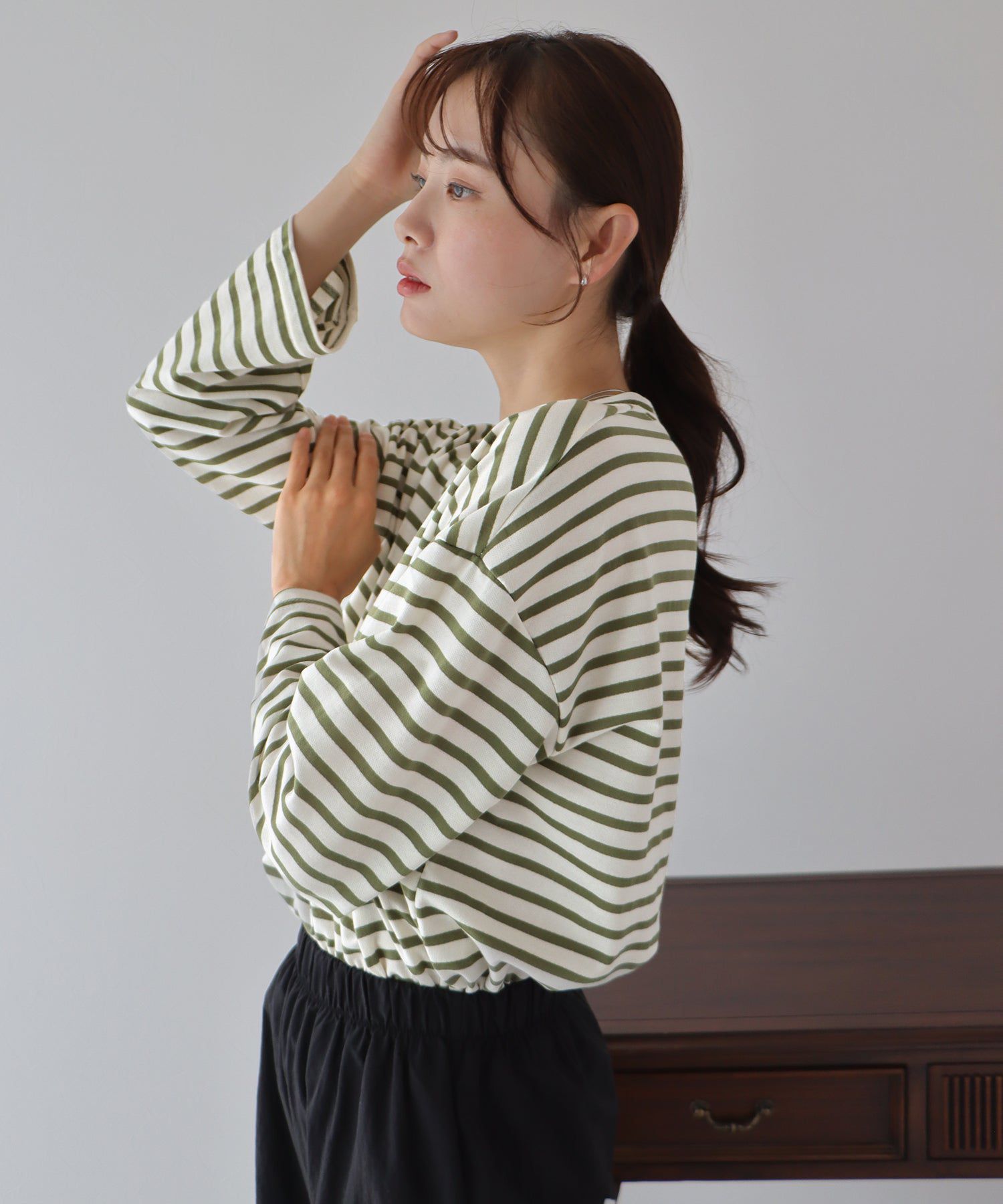 日本 BLUE EAST - 圓領百搭柔軟薄長袖上衣-條紋-深藍