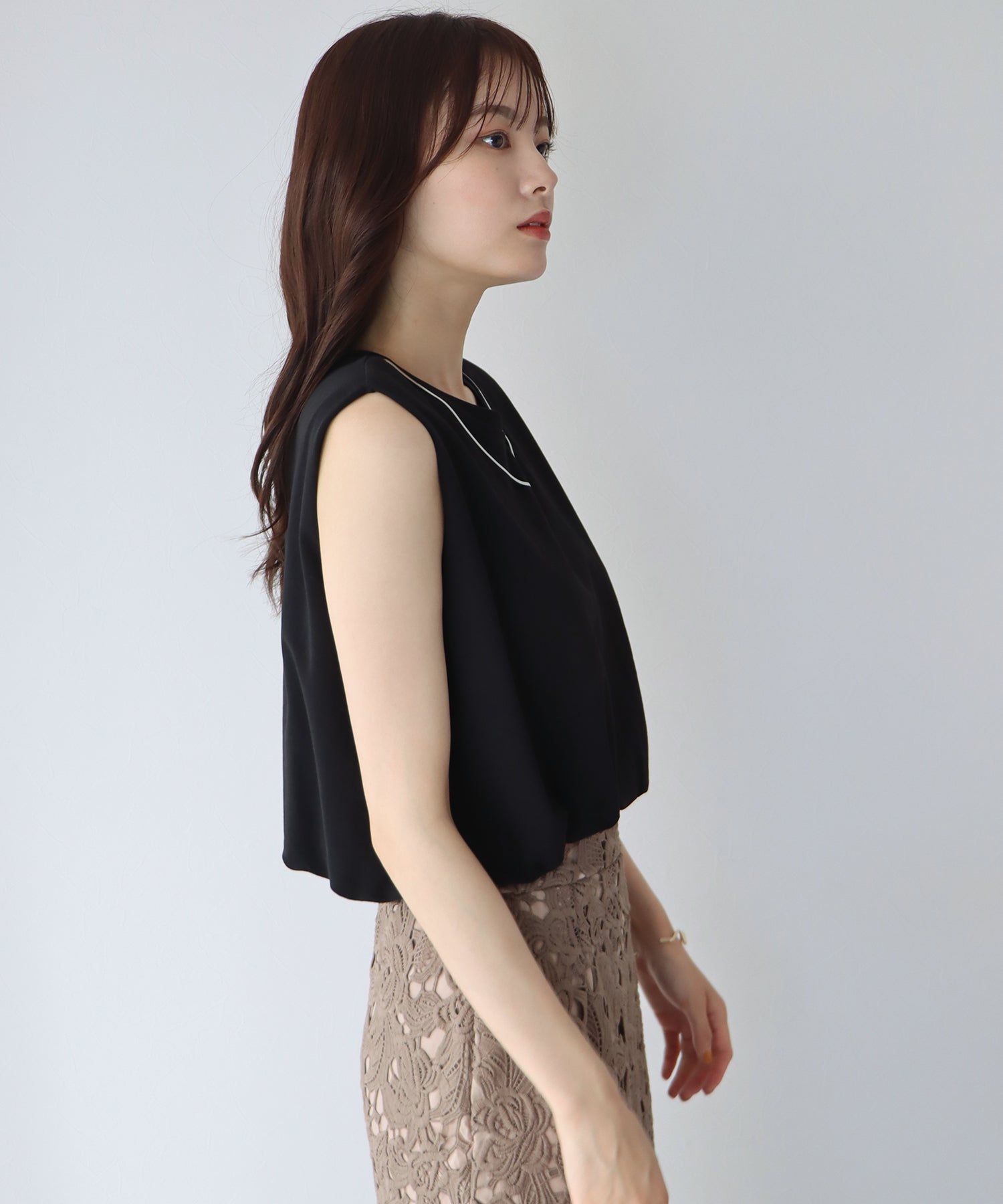 日本 BLUE EAST - 棉混法式簡約無袖上衣-白