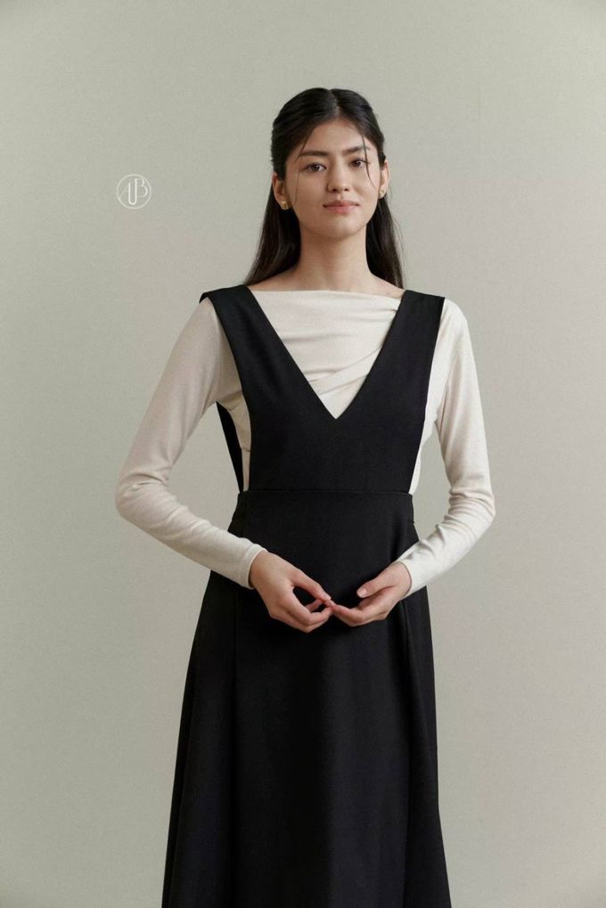 韓國女裝連線 - 不對稱抓褶一字領長袖上衣-象牙白 (FREE)