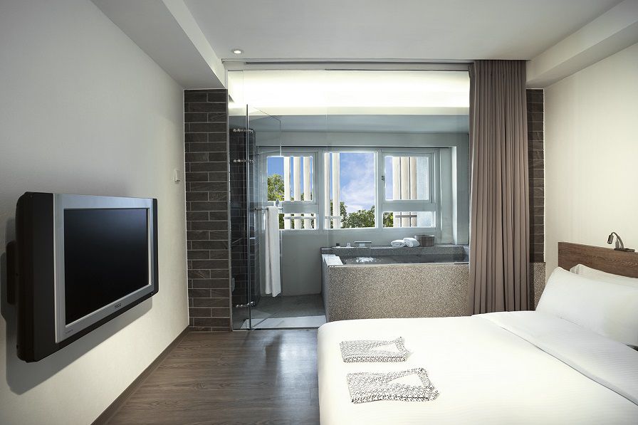 宜蘭泡溫泉吃美食｜捷絲旅礁溪館｜房內就有超大私人湯屋