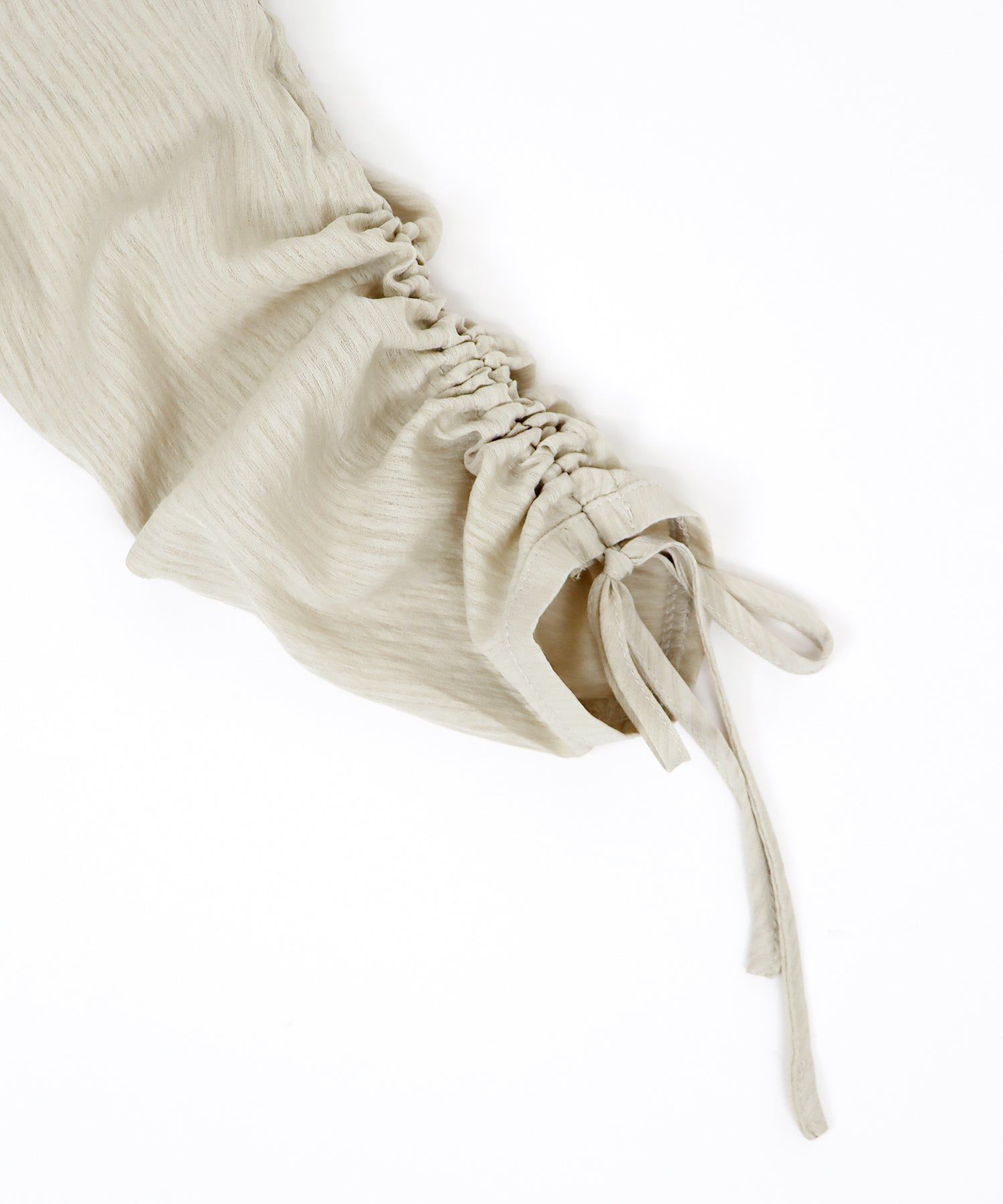 日本 BLUE EAST - 楊柳文藝抽繩長版襯衫-米杏