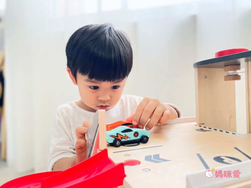 高達30種配件＆機關！【德國 Hape】木製軌道組