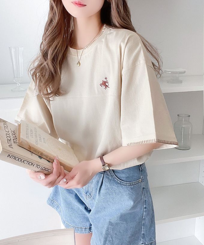 日本 Classical Elf - Java聯名 縫線刺繡風短袖T恤-淺黃