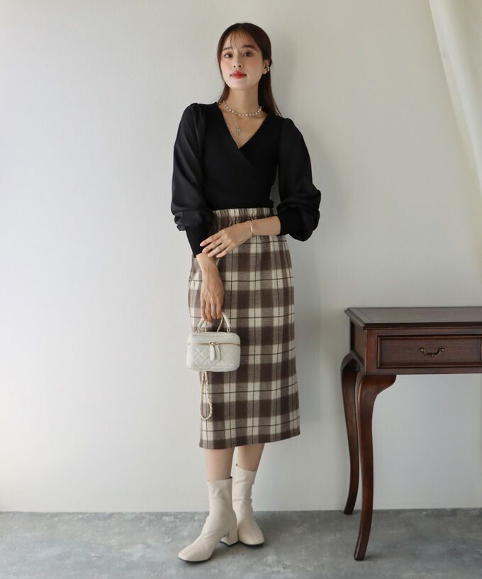 日本 BLUE EAST - V領羅紋拼接泡泡長袖上衣-藍灰