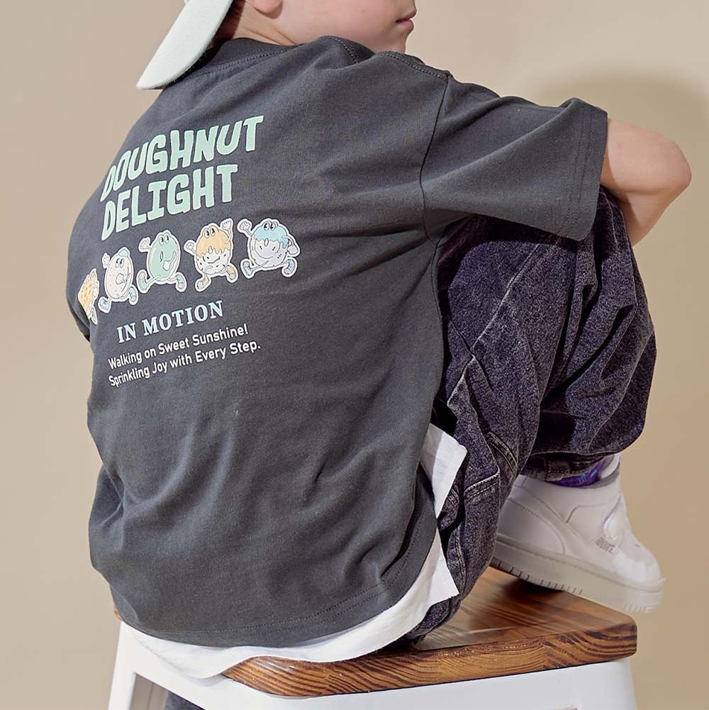 100%棉 帥氣印花短袖上衣-背後甜甜圈-炭黑