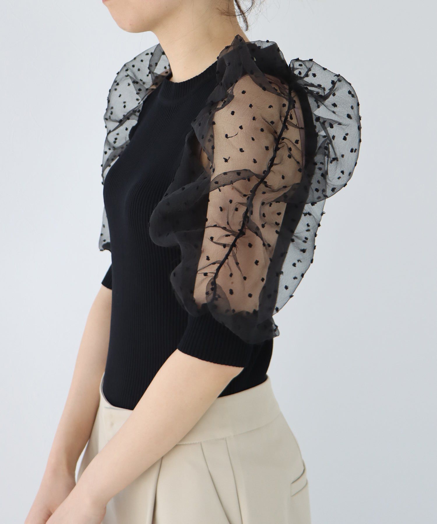 日本 BLUE EAST - 夢幻薄紗拼接五分袖上衣-黑x黑