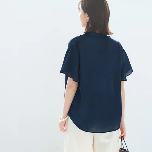 日本 BELLUNA - 雪紡小V領剪裁波浪短袖上衣-粉杏