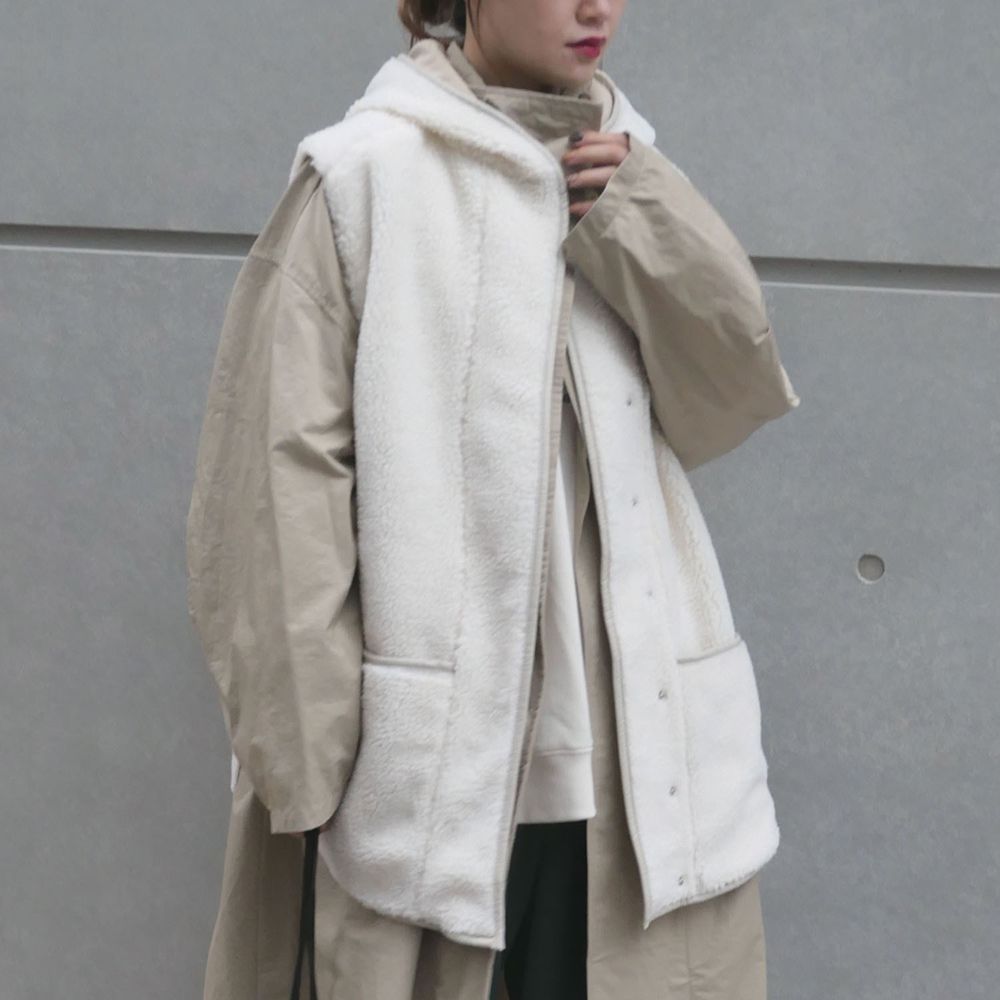 日本 Riche Glamour - 泰迪熊弧形衣襬連帽背心外套-米
