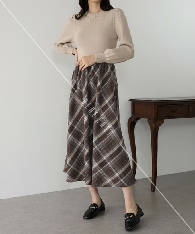 日本 BLUE EAST - 美型修身小澎袖針織長袖洋裝-格紋拼接-黑灰