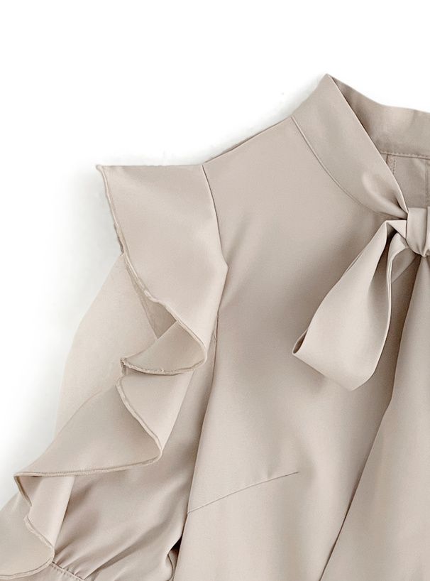 日本 GRL - 優雅紐結荷葉五分袖上衣-天使白