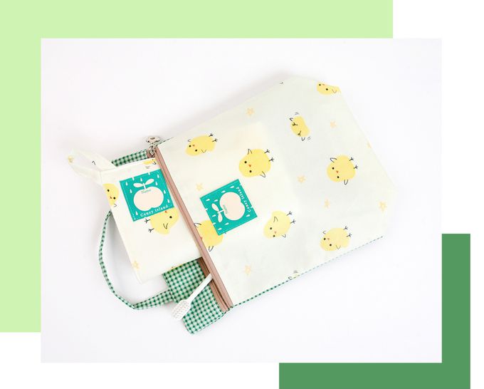 韓國 Coney Island - 多用途手提防水寬底收納袋-黃色小雞 (20.5X25X7cm)