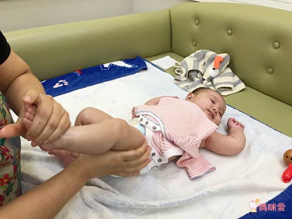 【Baby Salon 樂游館】一對一嬰兒游泳、寶寶按摩 SPA