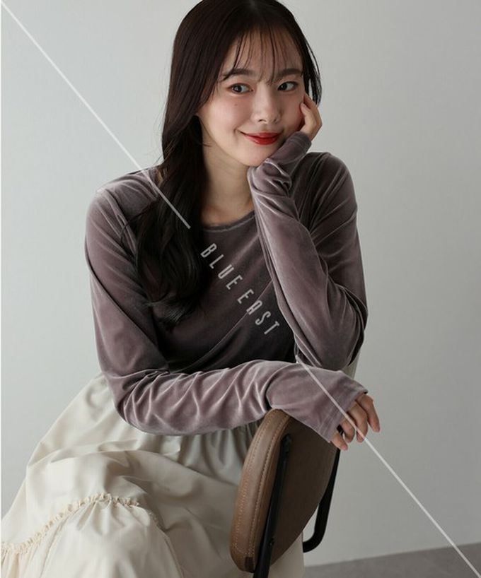 日本 BLUE EAST - 透明感光澤絨面船領長袖上衣-(指孔設計)-焦糖橘