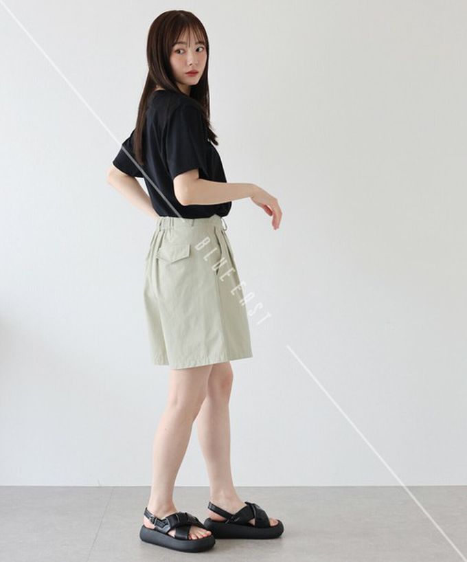 日本 BLUE EAST - 海軍風打褶休閒短褲(附腰帶)-海軍藍