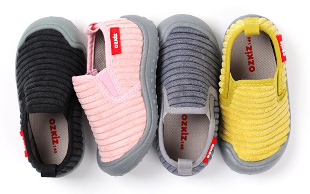 韓國 OZKIZ - (剩14cm)絨布超防滑兒童休閒鞋/室內鞋-黑