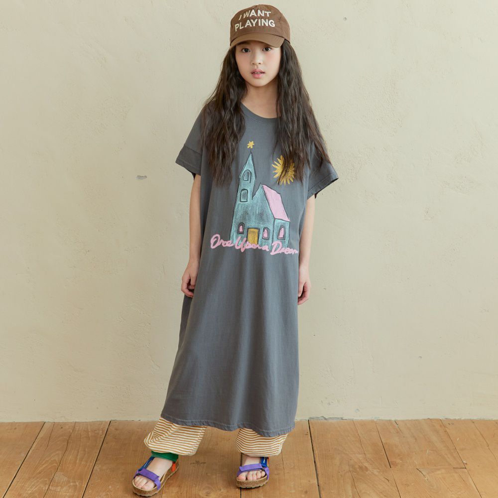 NAVi 塗鴉房子純棉落肩袖連身洋裝-深灰